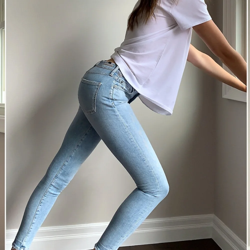 NWOT aritzia Citizen of humanity rocket medium denim 28 - Picture 3 of 11